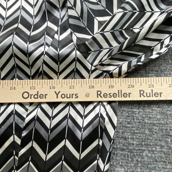 Ann Taylor‎ Shirt Women's 10 Black White Zigzag Button-Down Blouse Silky Office - Picture 8 of 11